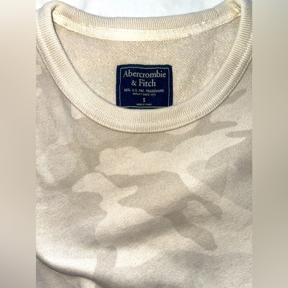Abercrombie & Fitch Mens Athletic Fit Camo  Sweatshirt Size S Beige White Tan